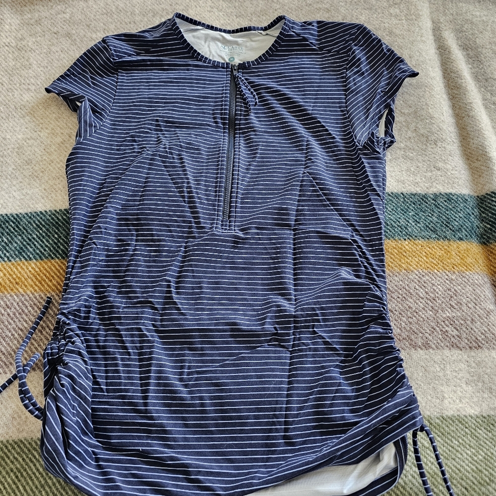 Carve Designs Short Sleeve Rashguard In Medium